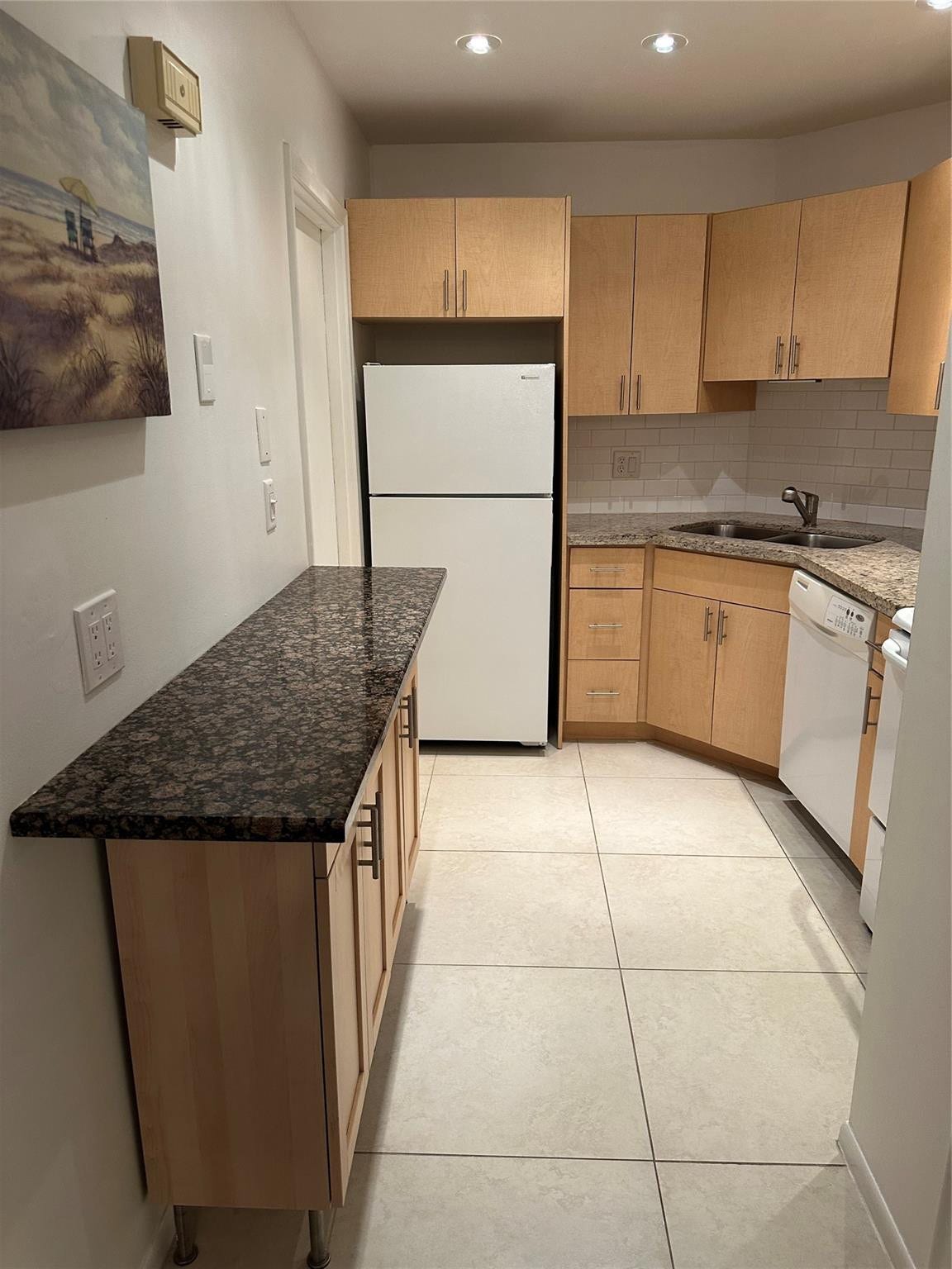 119 NE 19th Court, #215 G, Wilton Manors, FL 33305 KITCHEN