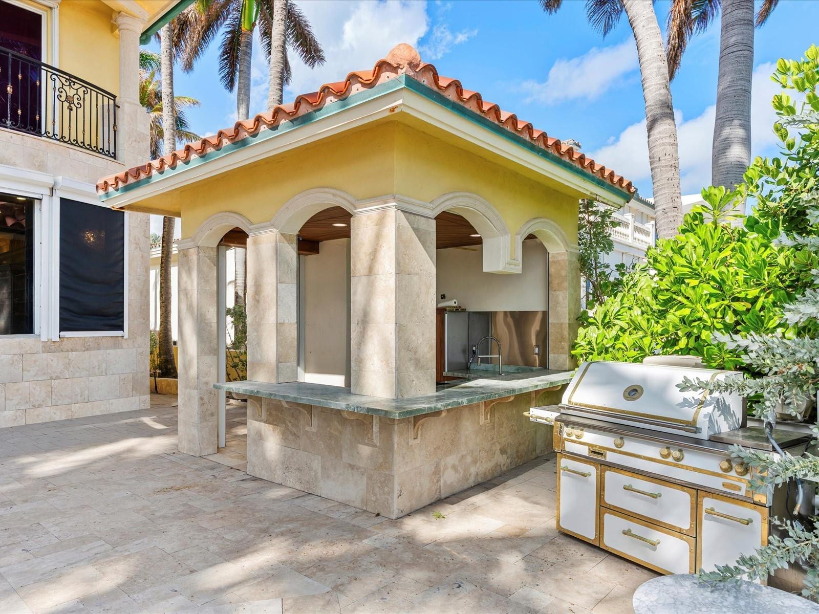 555 Ocean Boulevard, Golden Beach, FL 33160 Photo 22