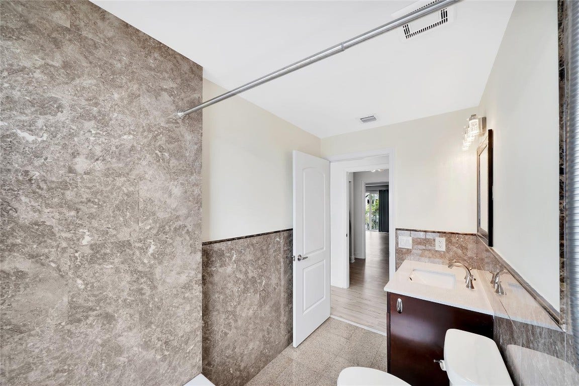 2725 NE 8 Avenue, #113, Wilton Manors, FL 33334 2725 NE 8 Avenue, #113, Wilton Manors, FL 33334