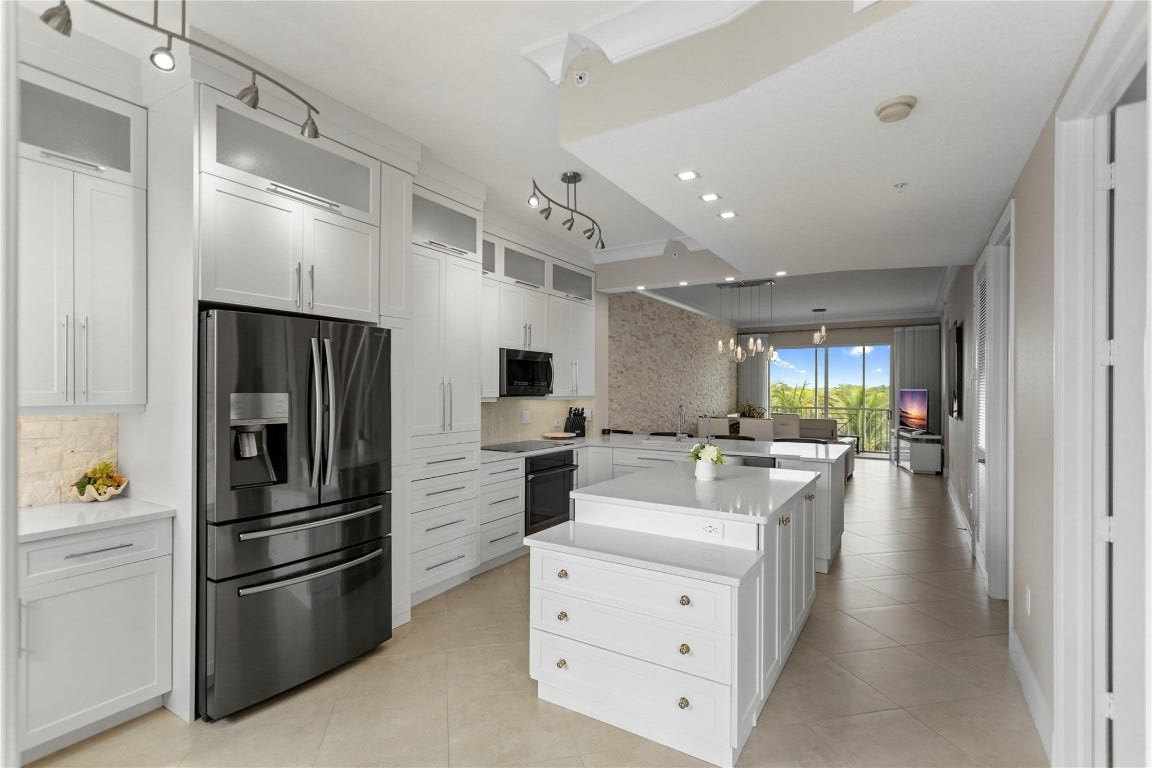 3500 Oaks Clubhouse Drive, #505, Pompano Beach, FL 33069