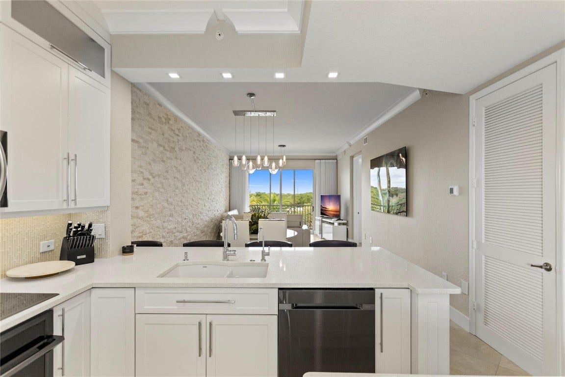 3500 Oaks Clubhouse Drive, #505, Pompano Beach, FL 33069