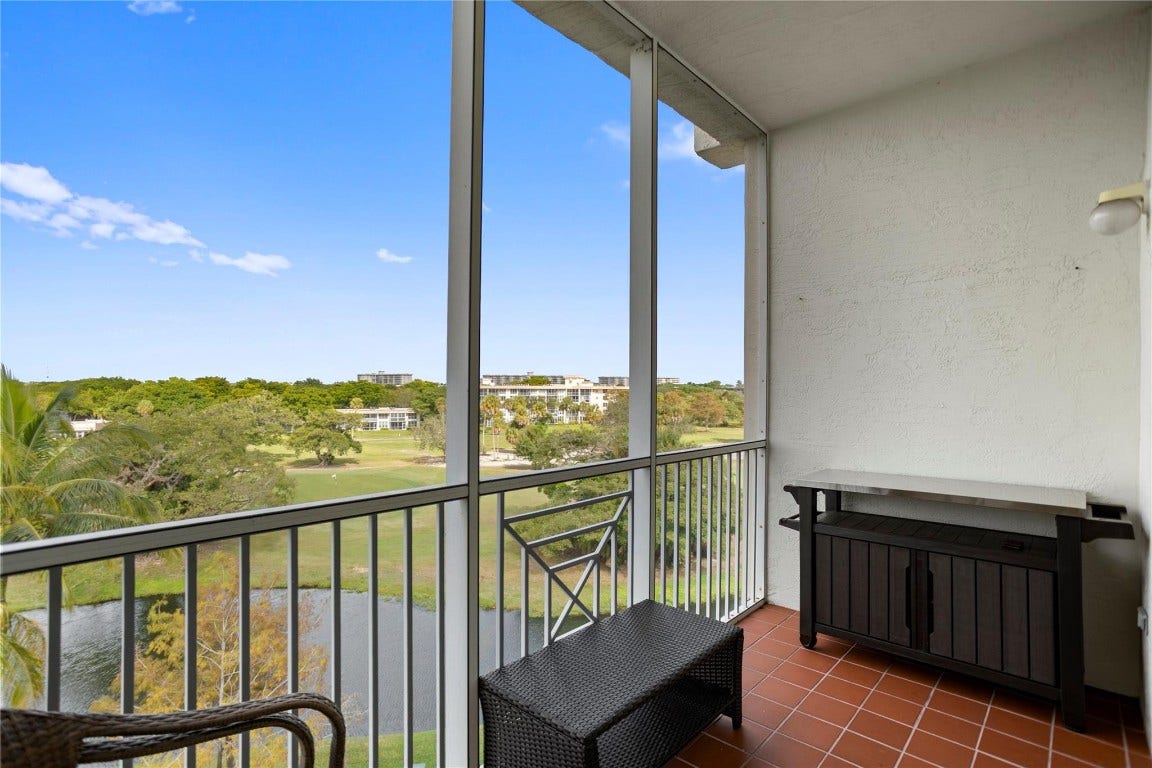 3500 Oaks Clubhouse Drive, #505, Pompano Beach, FL 33069