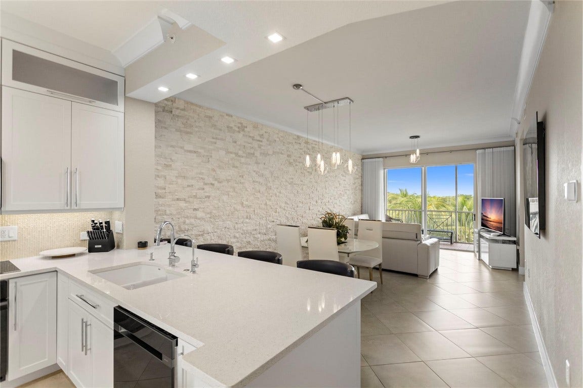 3500 Oaks Clubhouse Drive, #505, Pompano Beach, FL 33069