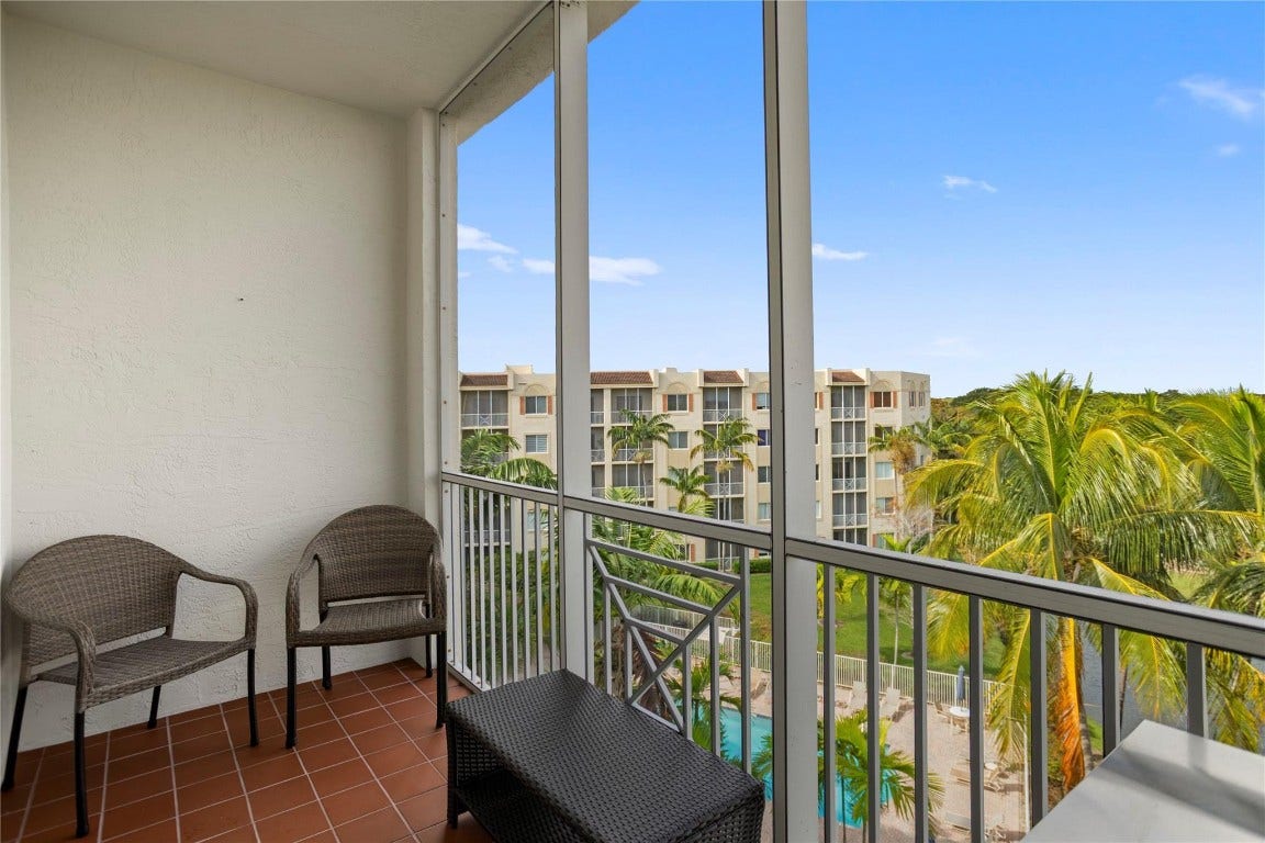 3500 Oaks Clubhouse Drive, #505, Pompano Beach, FL 33069