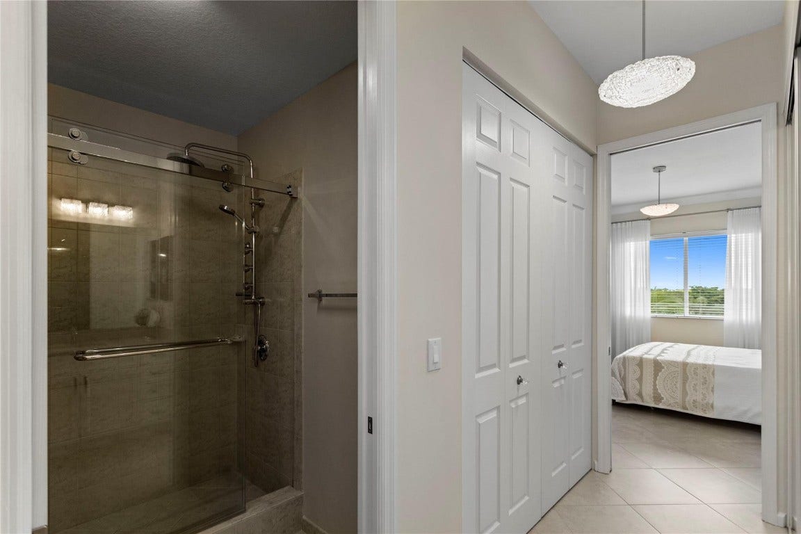 3500 Oaks Clubhouse Drive, #505, Pompano Beach, FL 33069