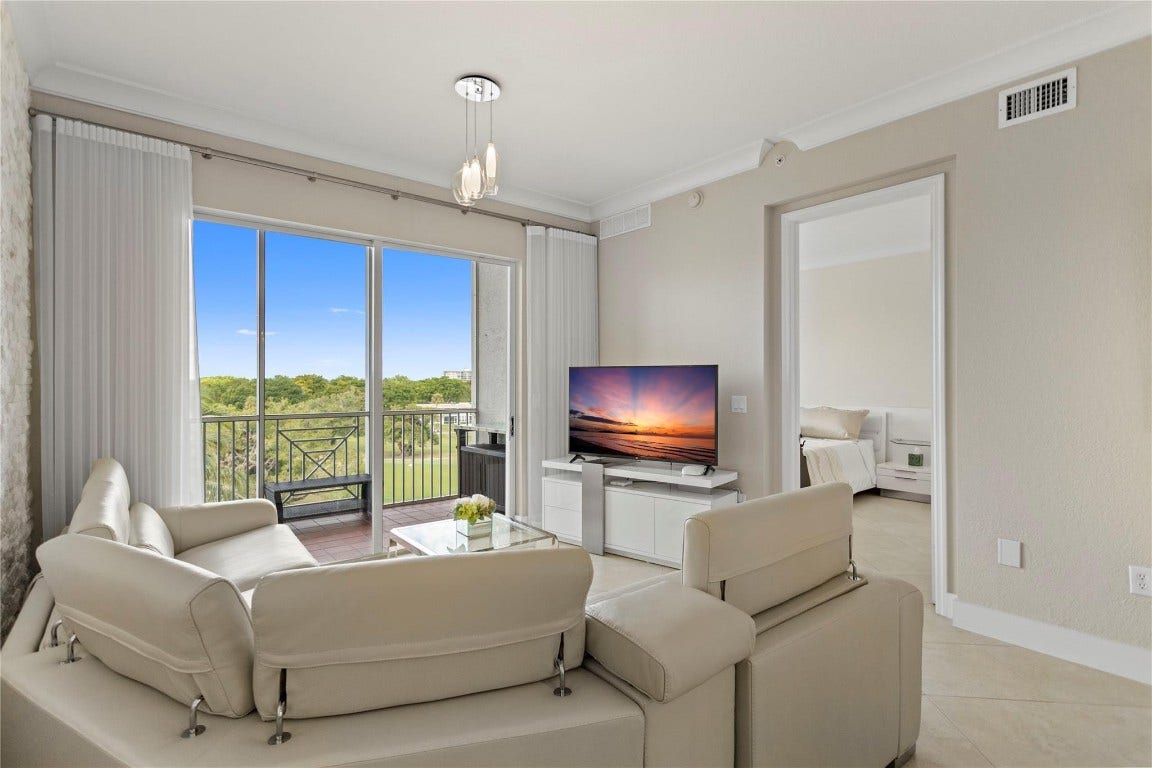 3500 Oaks Clubhouse Drive, #505, Pompano Beach, FL 33069