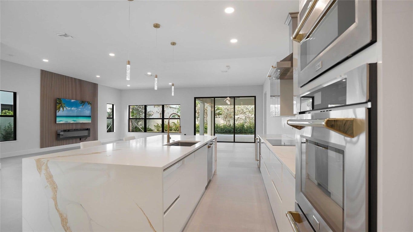 317 NE 21 Street, Wilton Manors, FL 33305