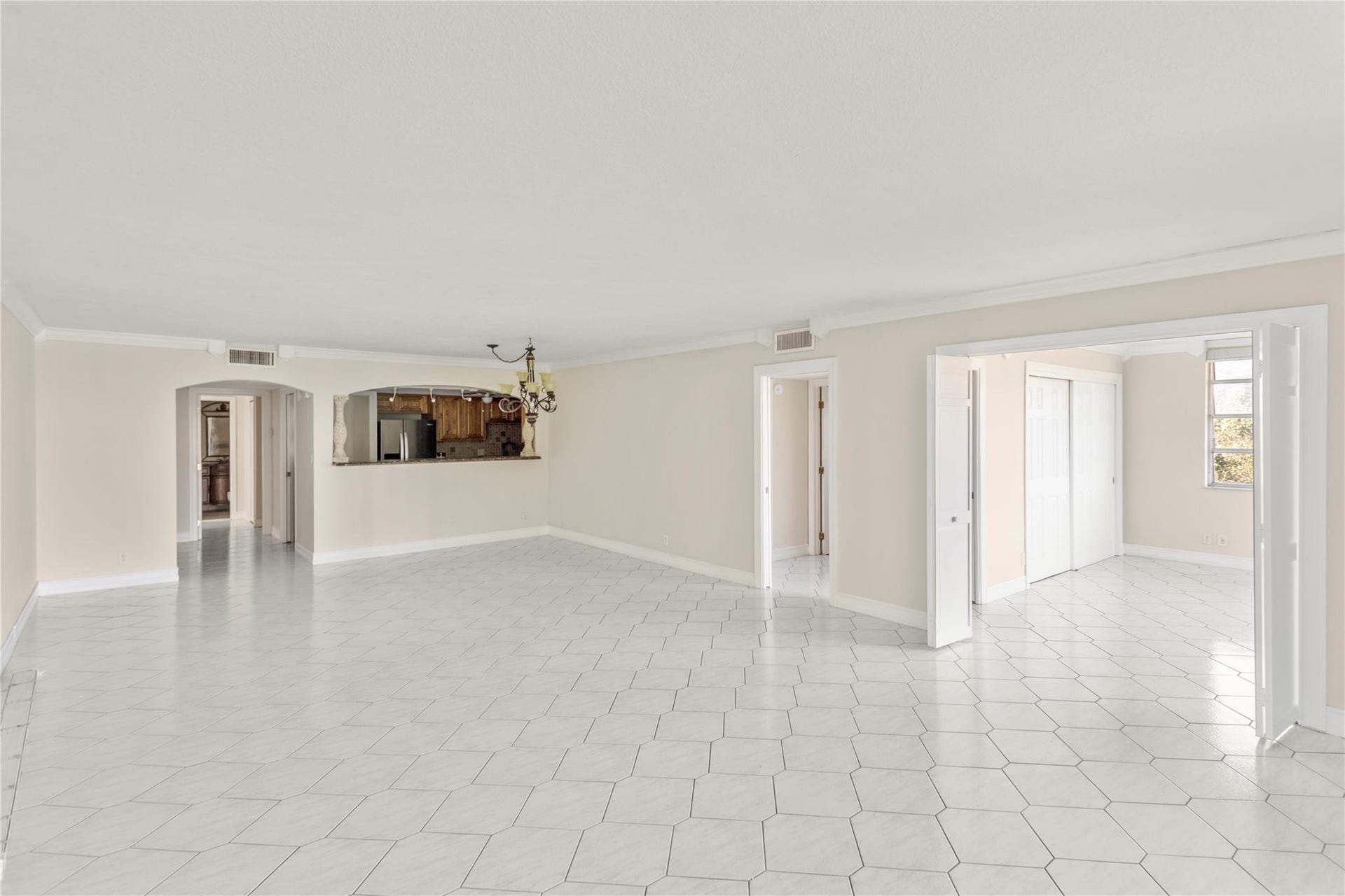 3900 Oaks Clubhouse Drive, #507, Pompano Beach, FL 33069 Photo 21