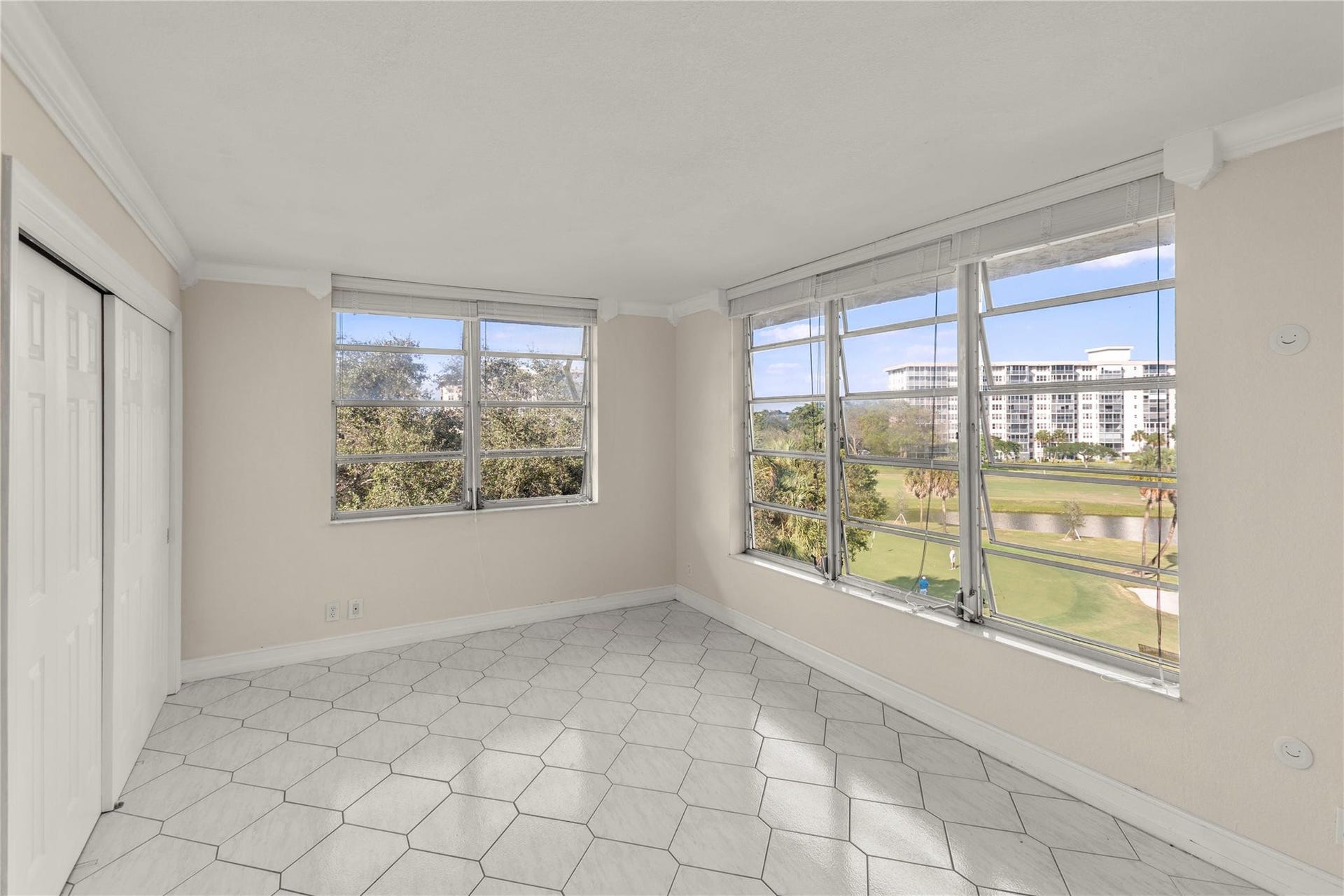 3900 Oaks Clubhouse Drive, #507, Pompano Beach, FL 33069 Photo 10