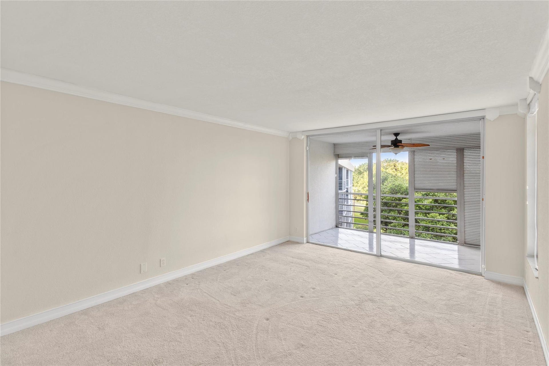 3900 Oaks Clubhouse Drive, #507, Pompano Beach, FL 33069 Photo 11