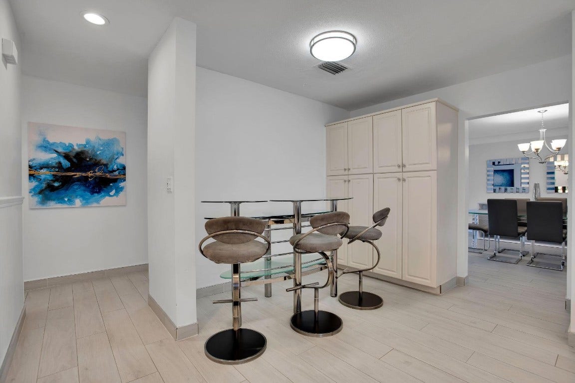 3305 NE 37th Street, Fort Lauderdale, FL 33308 3305 NE 37th Street, Fort Lauderdale, FL 33308
