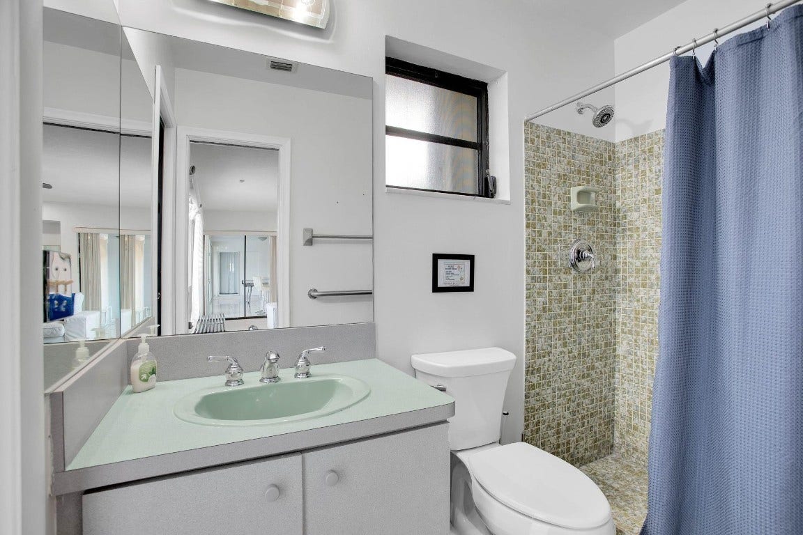 3305 NE 37th Street, Fort Lauderdale, FL 33308 3305 NE 37th Street, Fort Lauderdale, FL 33308