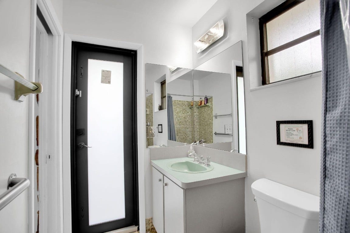 3305 NE 37th Street, Fort Lauderdale, FL 33308 3305 NE 37th Street, Fort Lauderdale, FL 33308