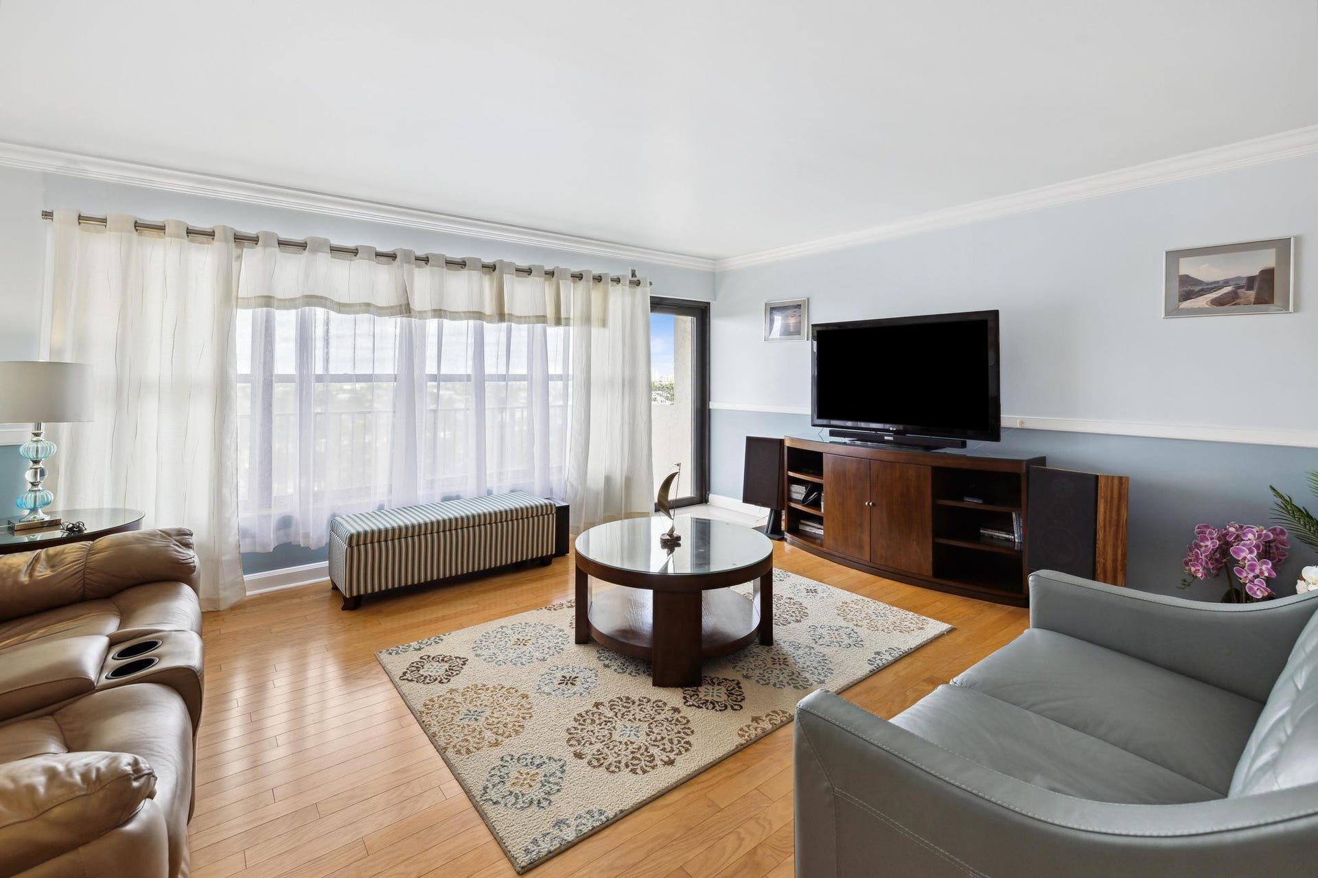 3200 Port Royale Drive, #1208, Fort Lauderdale, FL 33308 LIVING ROOM