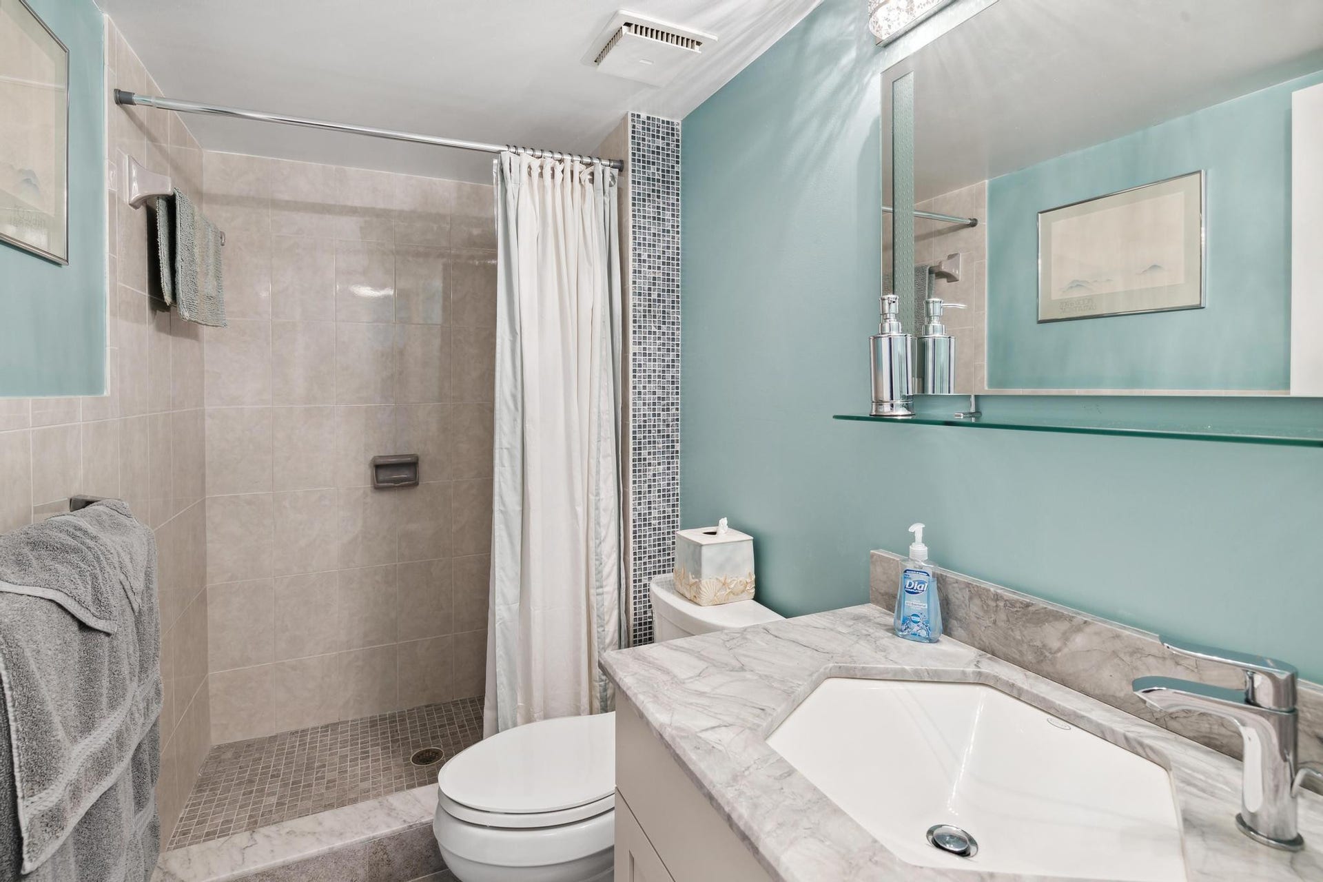 3200 Port Royale Drive, #1208, Fort Lauderdale, FL 33308 SECOND BATHROOM