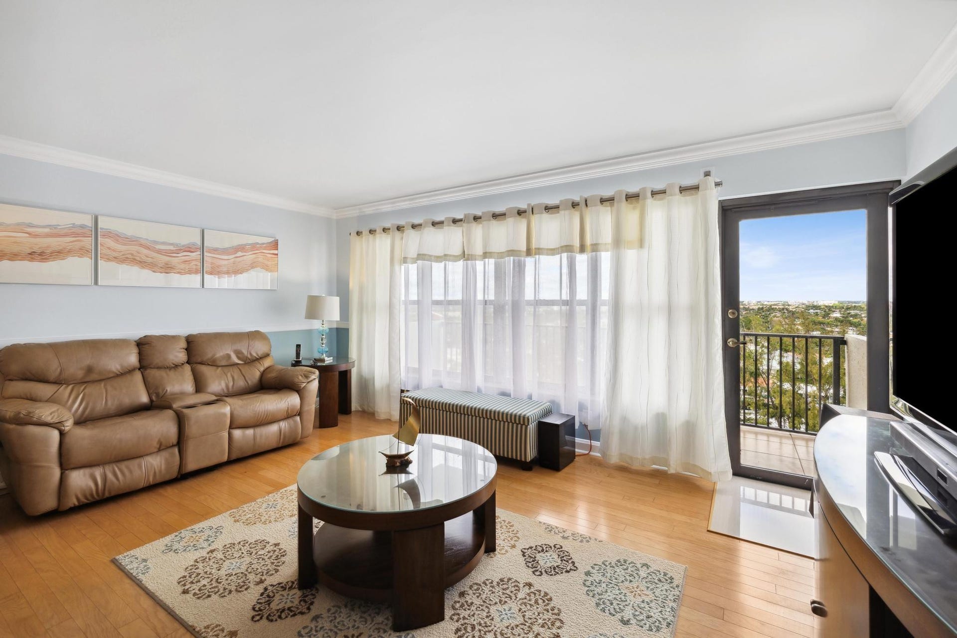 3200 Port Royale Drive, #1208, Fort Lauderdale, FL 33308 LIVING ROOM