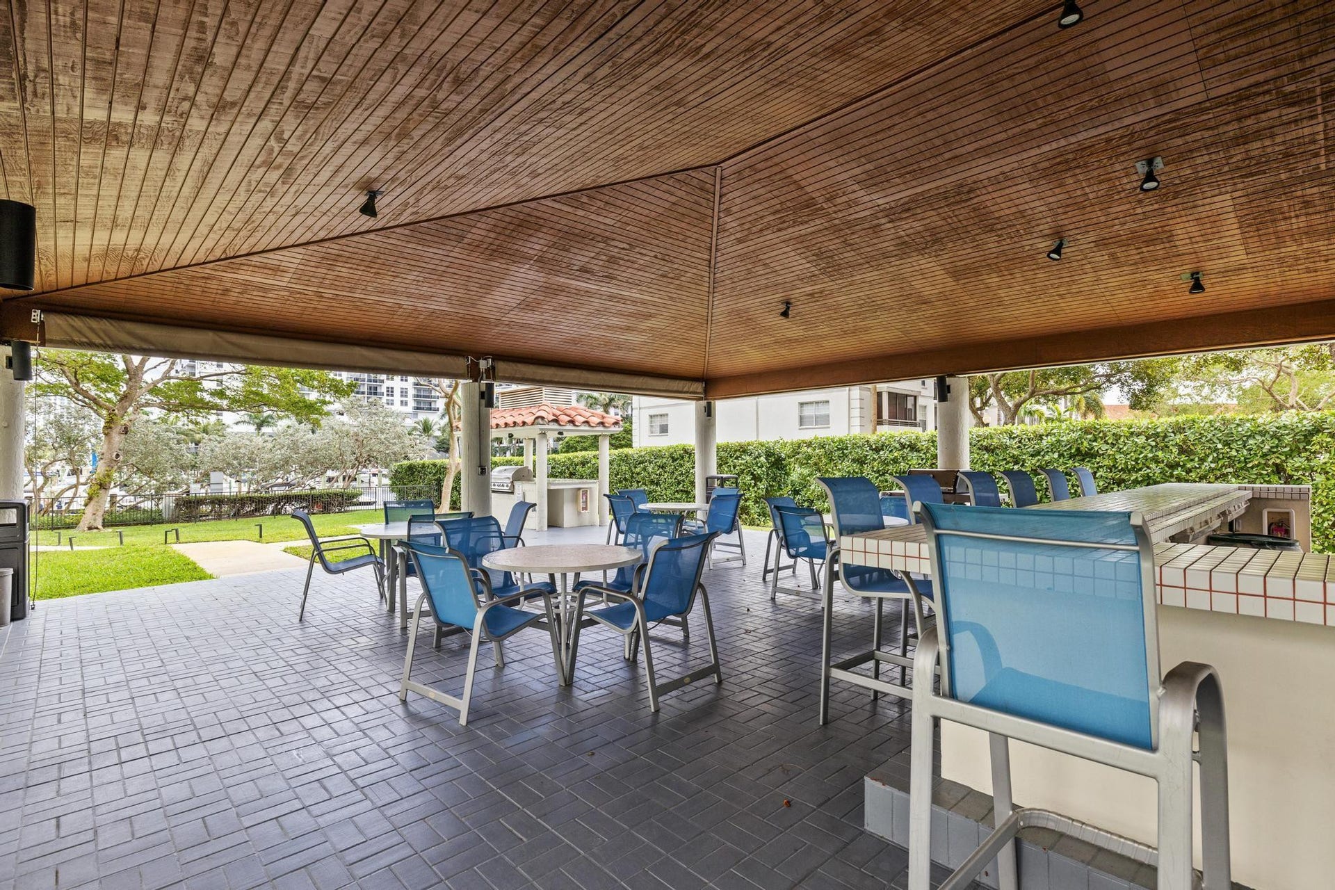 3200 Port Royale Drive, #1208, Fort Lauderdale, FL 33308 BAR AND GRILL