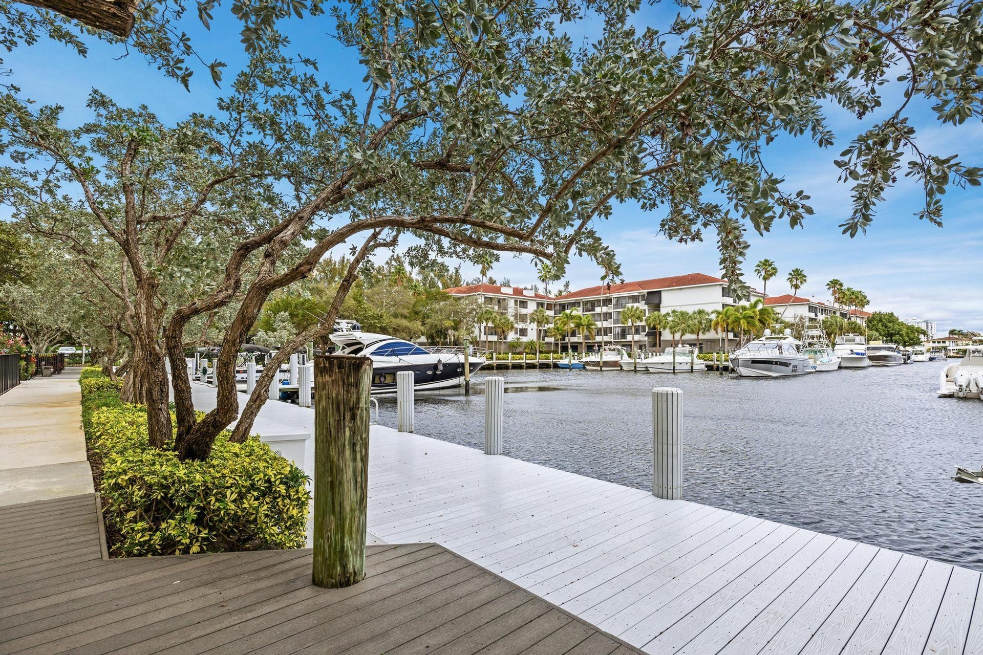 3200 Port Royale Drive, #1208, Fort Lauderdale, FL 33308 DOCKAGE
