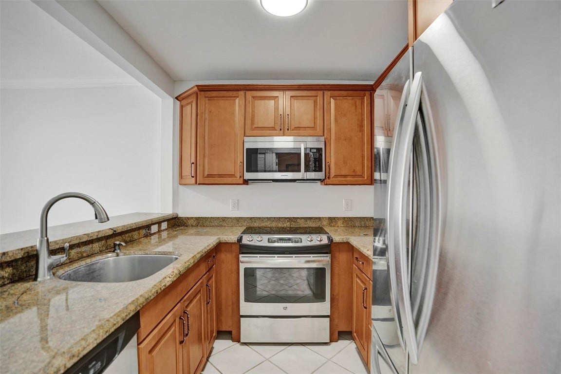2201 SE 9th Street, #106, Pompano Beach, FL 33062 2201 SE 9th Street, #106, Pompano Beach, FL 33062