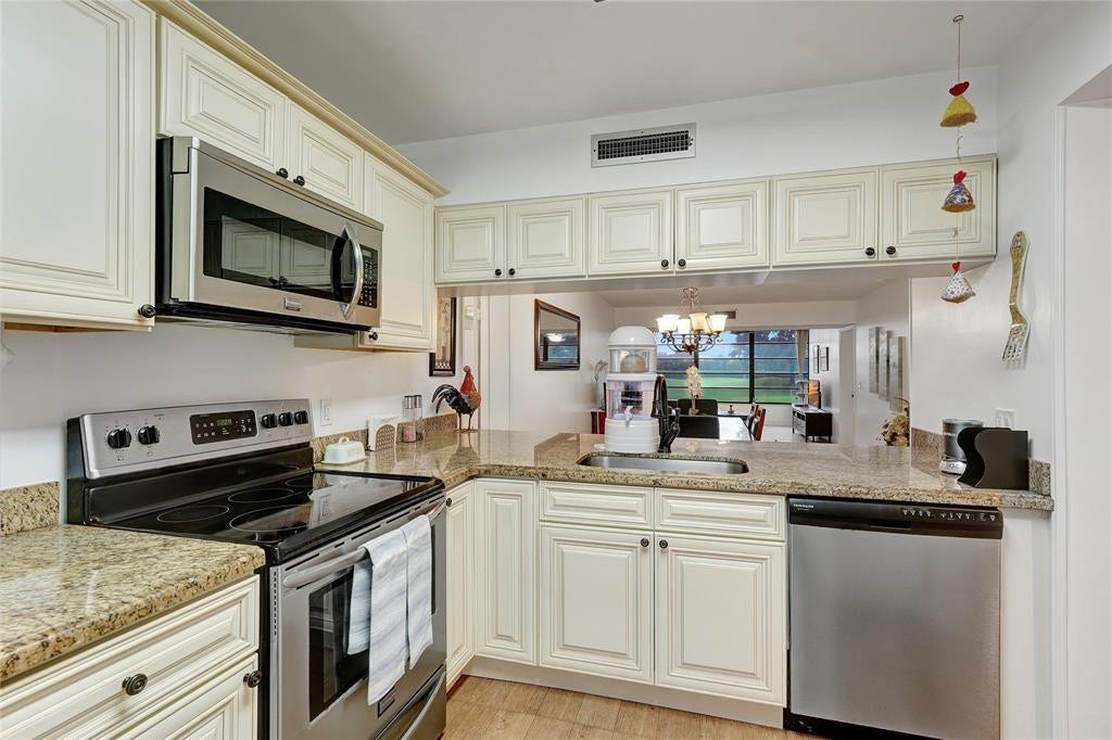 1502 Whitehall Drive, #106, Davie, FL 33324 Photo 11