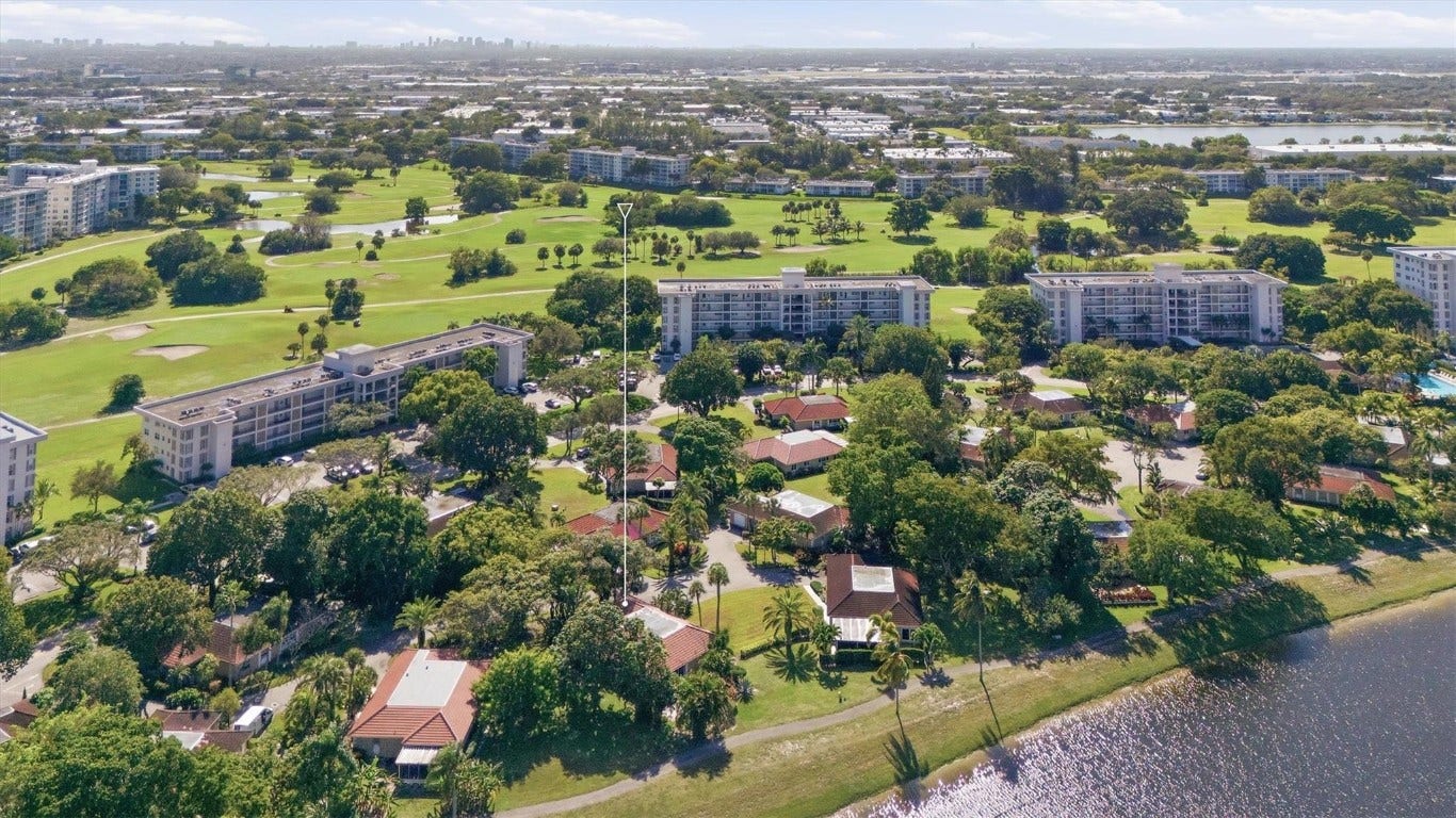 2903 N Palm Aire Drive, Pompano Beach, FL 33069 2903 N Palm Aire Drive, Pompano Beach, FL 33069