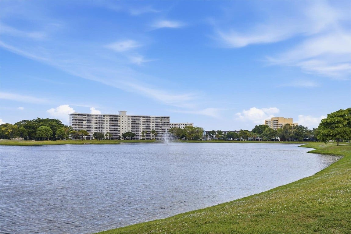 2903 N Palm Aire Drive, Pompano Beach, FL 33069 2903 N Palm Aire Drive, Pompano Beach, FL 33069