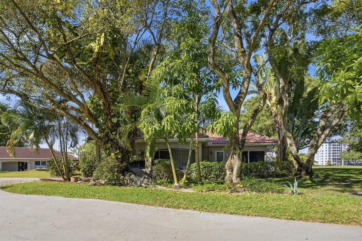 2903 N Palm Aire Drive, Pompano Beach, FL 33069 2903 N Palm Aire Drive, Pompano Beach, FL 33069