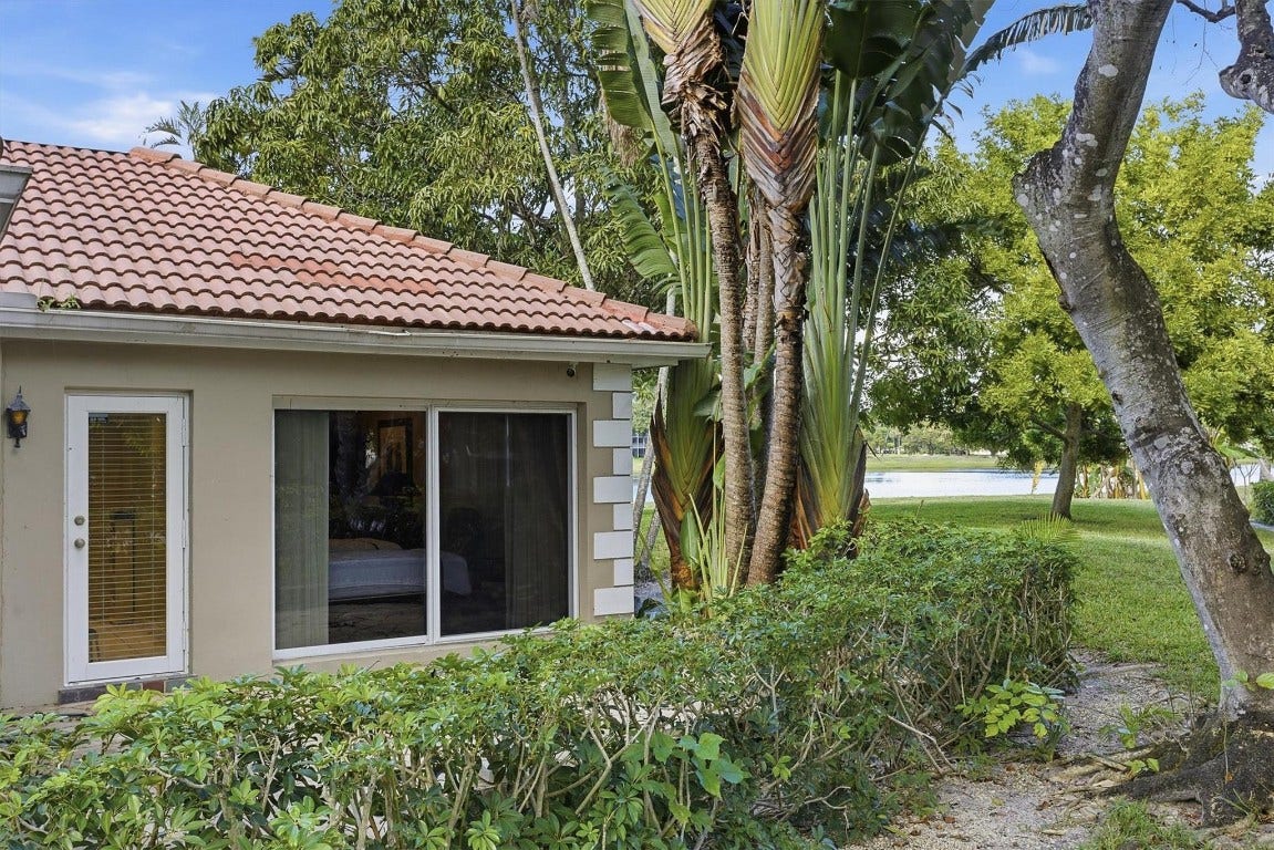 2903 N Palm Aire Drive, Pompano Beach, FL 33069 2903 N Palm Aire Drive, Pompano Beach, FL 33069