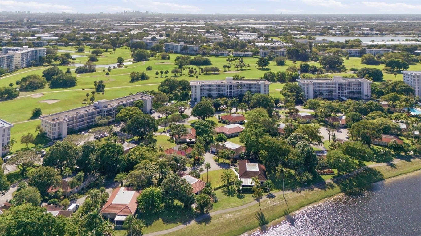 2903 N Palm Aire Drive, Pompano Beach, FL 33069 2903 N Palm Aire Drive, Pompano Beach, FL 33069