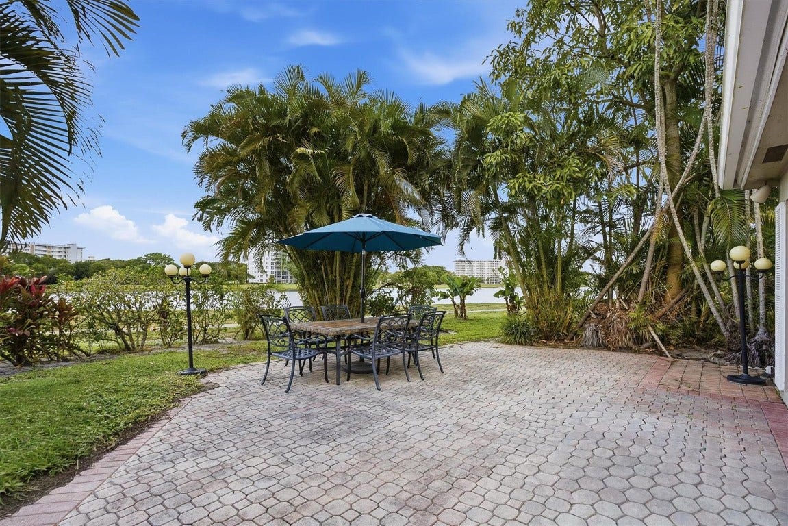 2903 N Palm Aire Drive, Pompano Beach, FL 33069 2903 N Palm Aire Drive, Pompano Beach, FL 33069