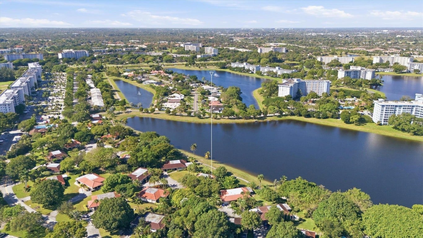 2903 N Palm Aire Drive, Pompano Beach, FL 33069 2903 N Palm Aire Drive, Pompano Beach, FL 33069