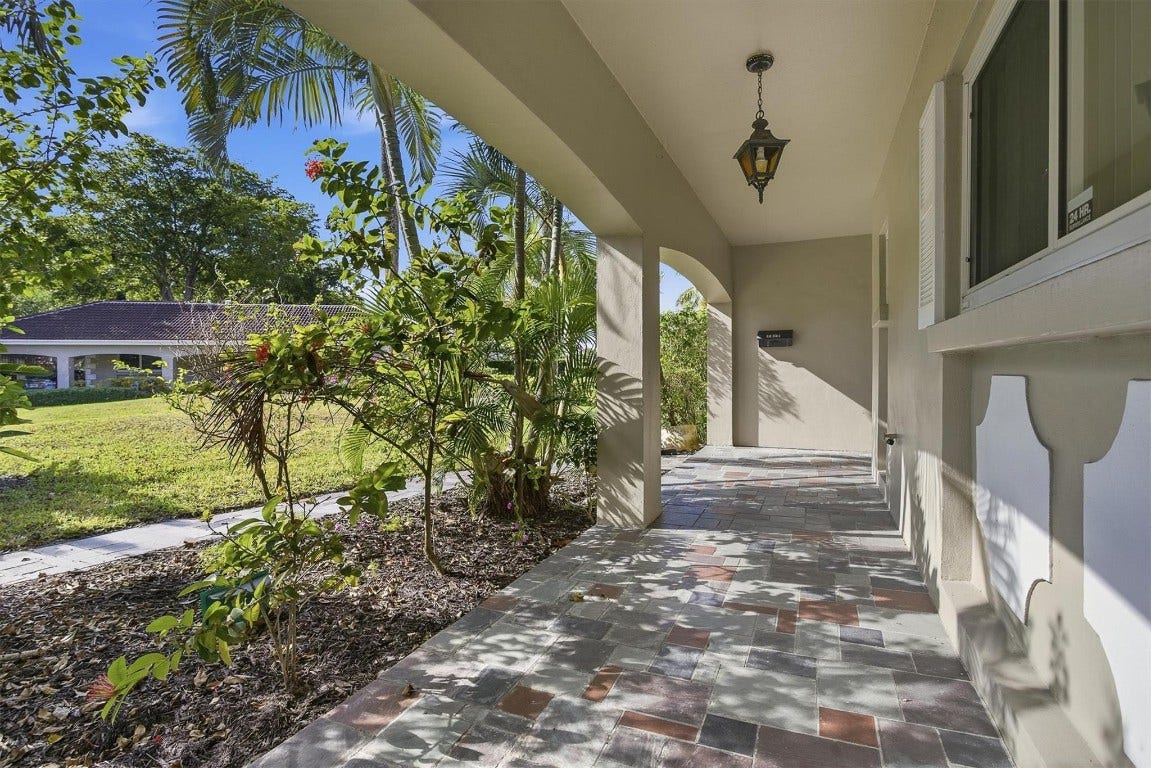 2903 N Palm Aire Drive, Pompano Beach, FL 33069 2903 N Palm Aire Drive, Pompano Beach, FL 33069