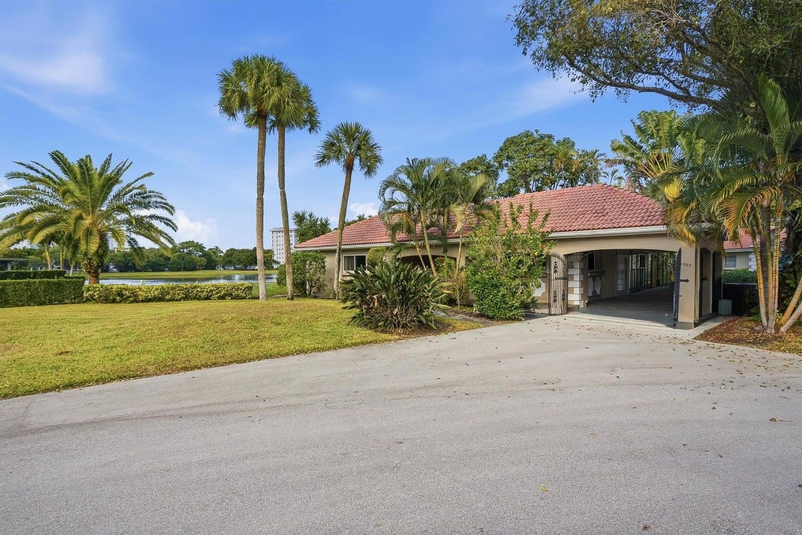 2903 N Palm Aire Drive, Pompano Beach, FL 33069 2903 N Palm Aire Drive, Pompano Beach, FL 33069