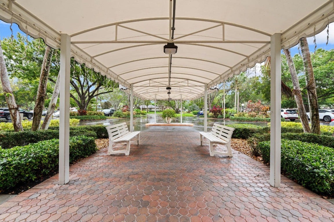 3970 Oaks Clubhouse Drive, #203, Pompano Beach, FL 33069 3970 Oaks Clubhouse Drive, #203, Pompano Beach, FL 33069