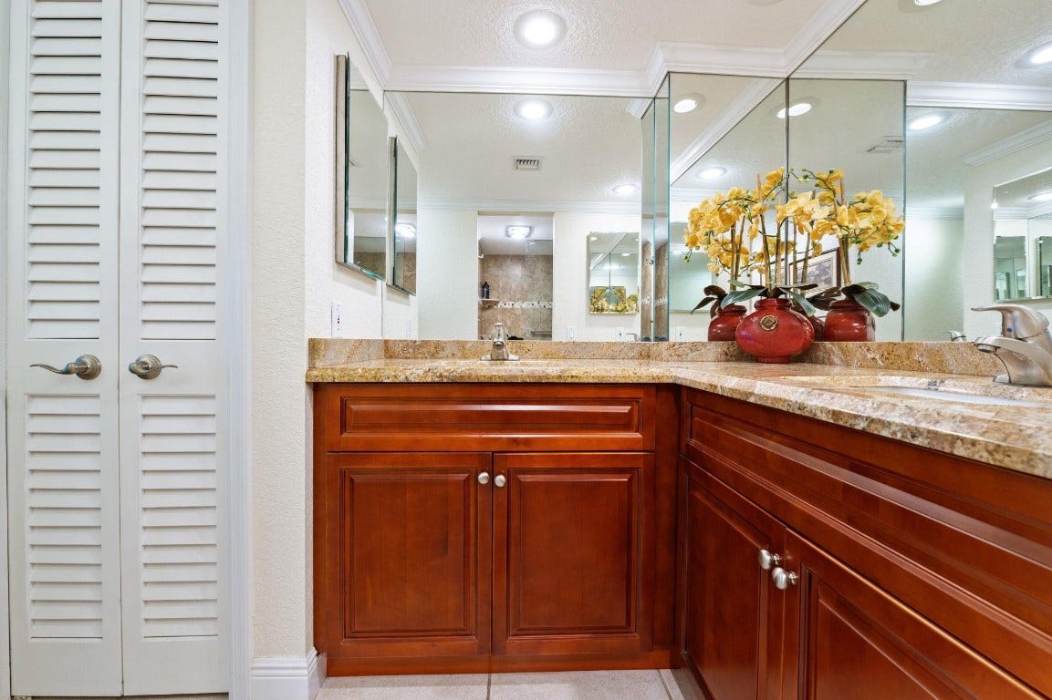 3970 Oaks Clubhouse Drive, #203, Pompano Beach, FL 33069 3970 Oaks Clubhouse Drive, #203, Pompano Beach, FL 33069