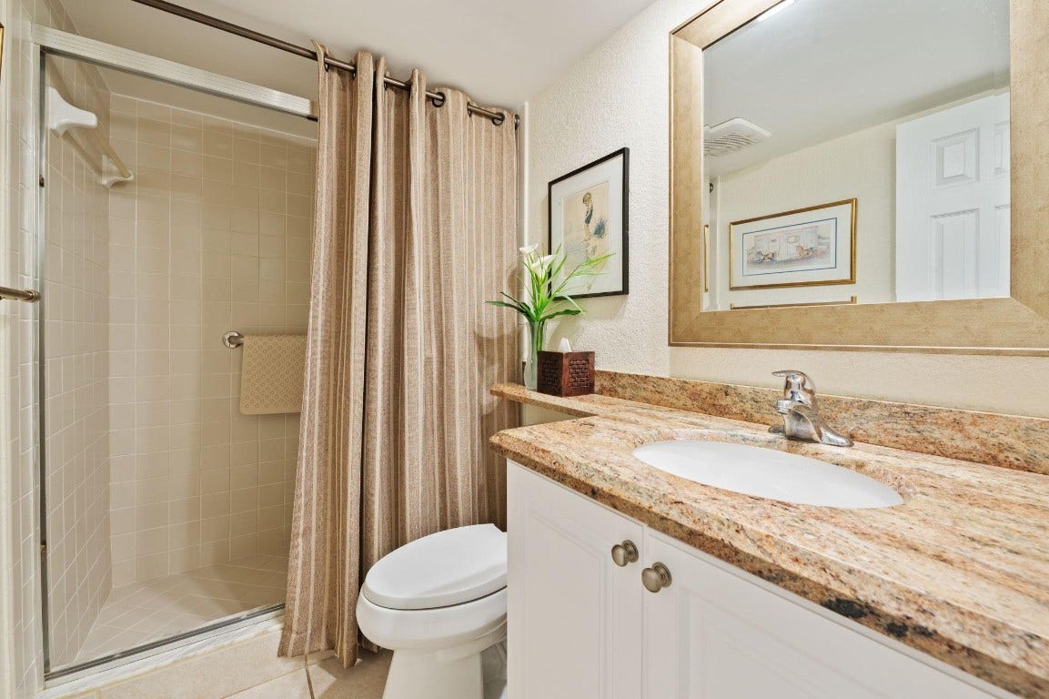 3970 Oaks Clubhouse Drive, #203, Pompano Beach, FL 33069 3970 Oaks Clubhouse Drive, #203, Pompano Beach, FL 33069