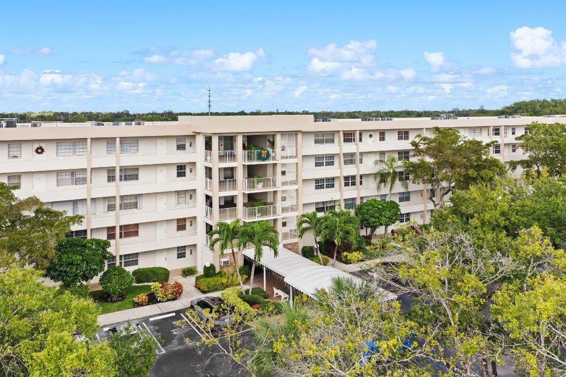 3970 Oaks Clubhouse Drive, #203, Pompano Beach, FL 33069 3970 Oaks Clubhouse Drive, #203, Pompano Beach, FL 33069