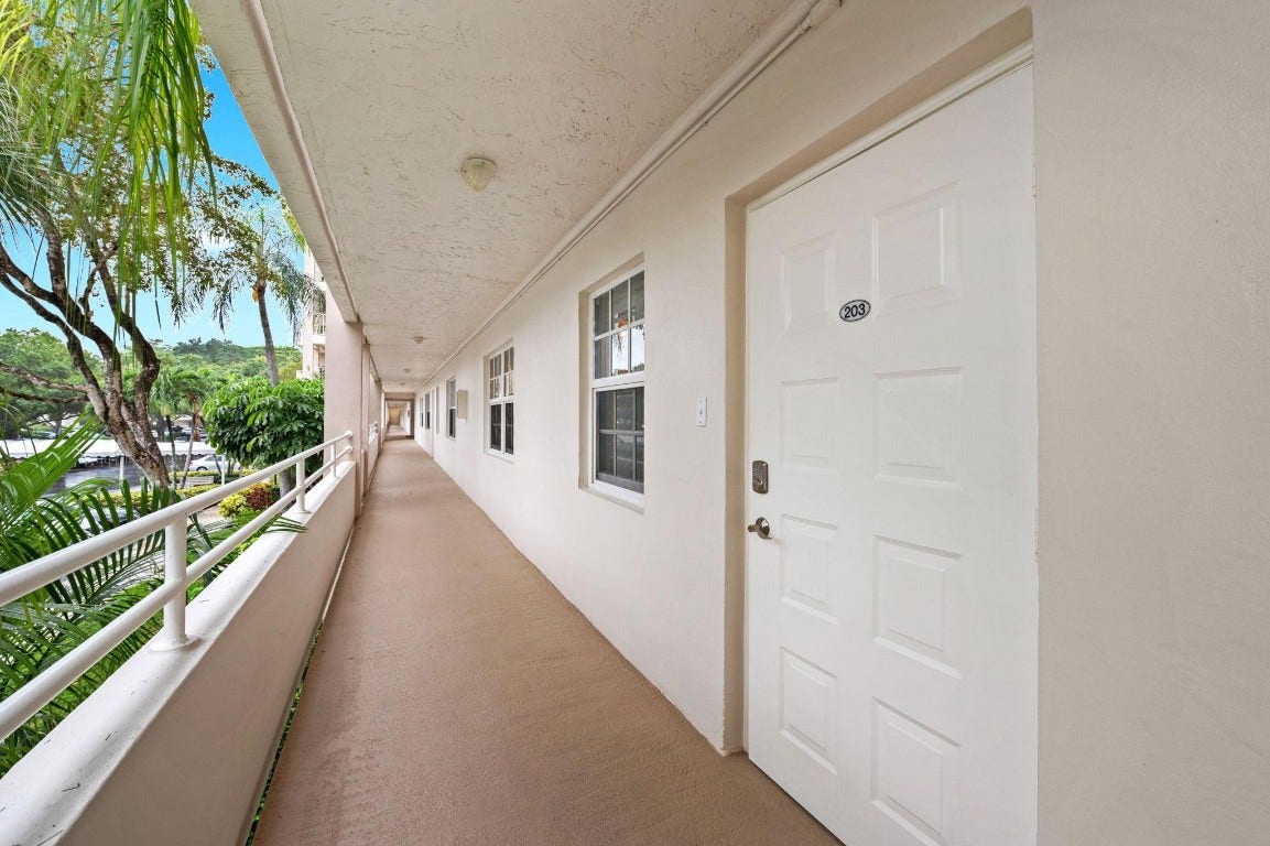 3970 Oaks Clubhouse Drive, #203, Pompano Beach, FL 33069 3970 Oaks Clubhouse Drive, #203, Pompano Beach, FL 33069