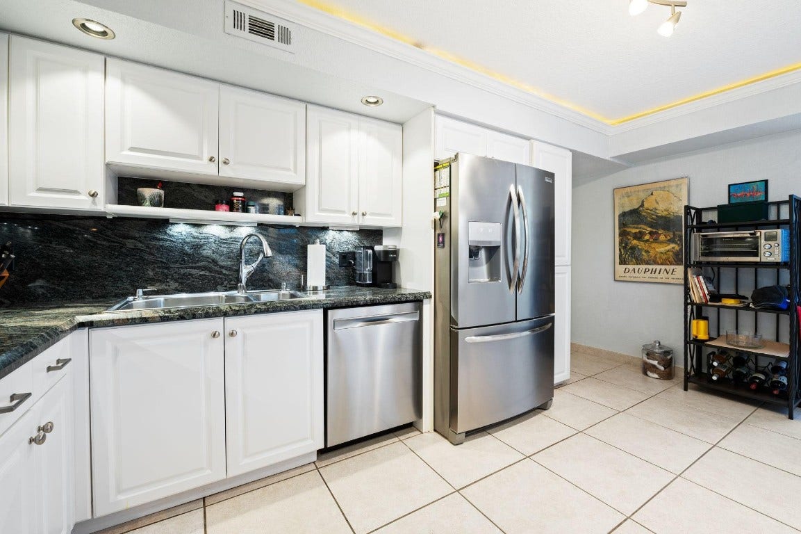 3970 Oaks Clubhouse Drive, #203, Pompano Beach, FL 33069 3970 Oaks Clubhouse Drive, #203, Pompano Beach, FL 33069