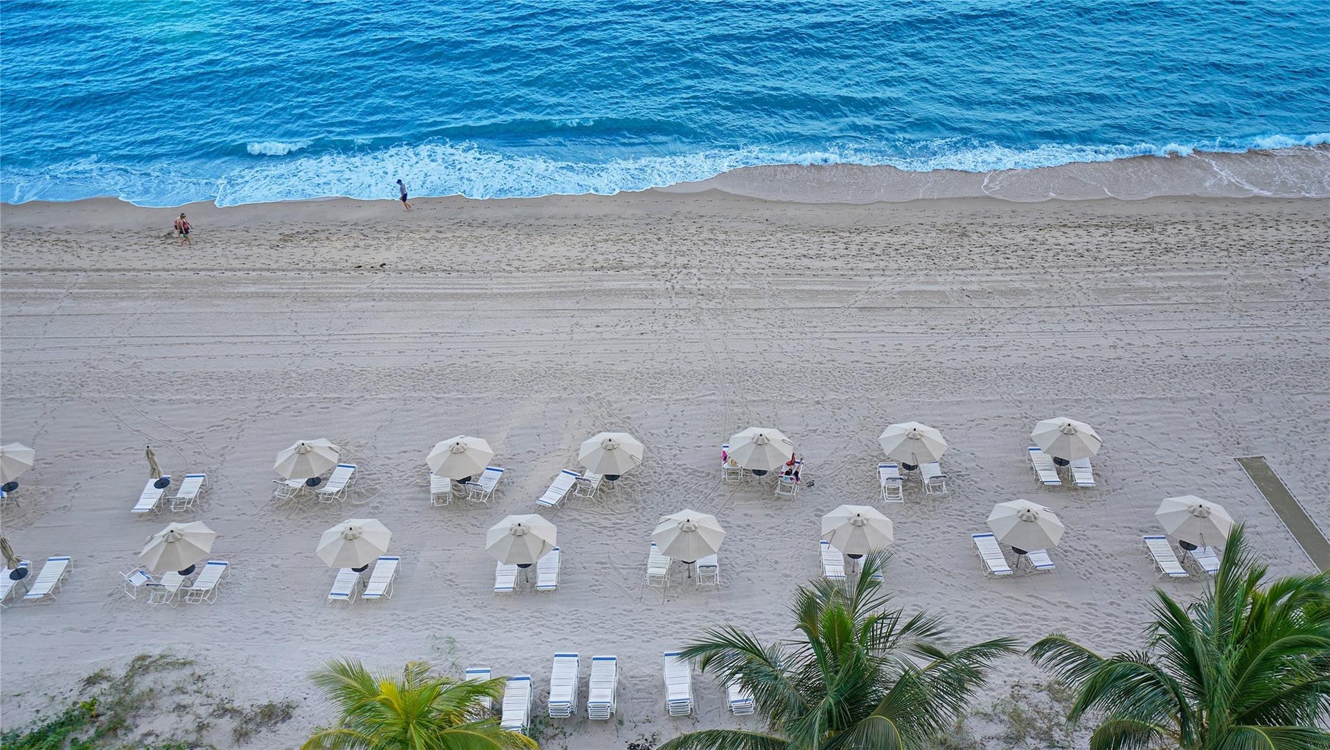 3410 Galt Ocean Drive, #802 N, Fort Lauderdale, FL 33308 Southpoint owners enjoy use of beach chairs and umbrellas.