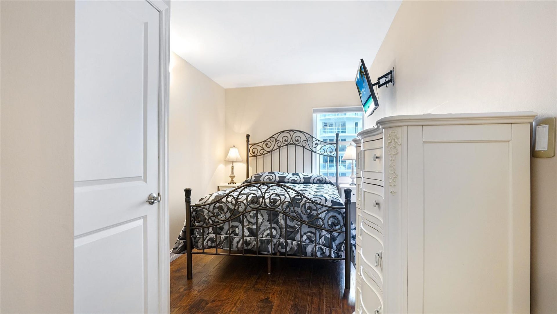 3410 Galt Ocean Drive, #802 N, Fort Lauderdale, FL 33308 This is the converted 3rd bedroom. It has a closet. It is also perfect for an office or a den.