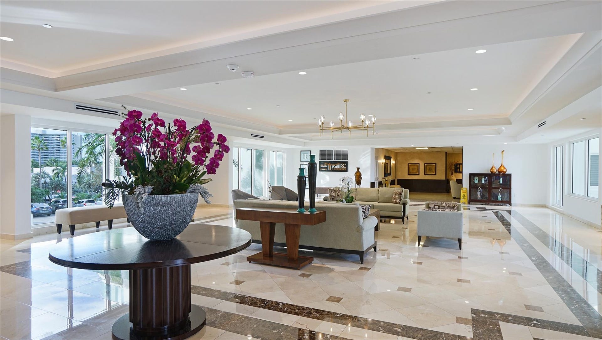 3410 Galt Ocean Drive, #802 N, Fort Lauderdale, FL 33308 The lobby connects the north and the south towers.
