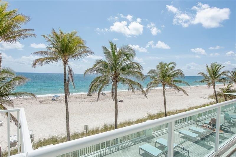 3410 Galt Ocean Drive, #802 N, Fort Lauderdale, FL 33308 The lower beach deck facing south.