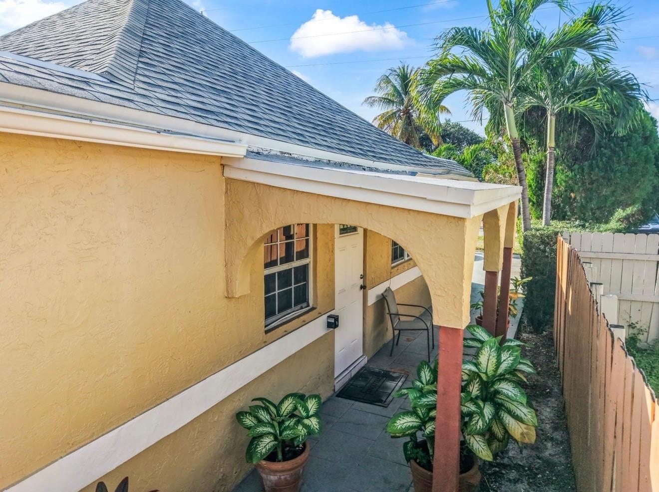117 SW 1st Avenue, Hallandale Beach, FL 33009 Photo 3