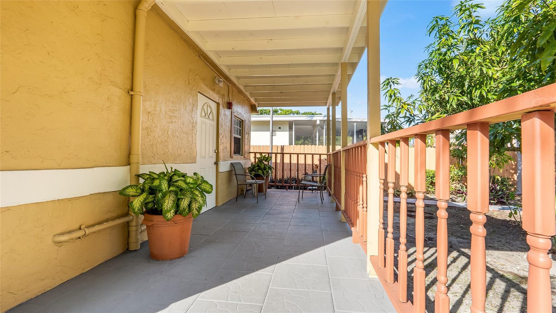 117 SW 1st Avenue, Hallandale Beach, FL 33009 Photo 8