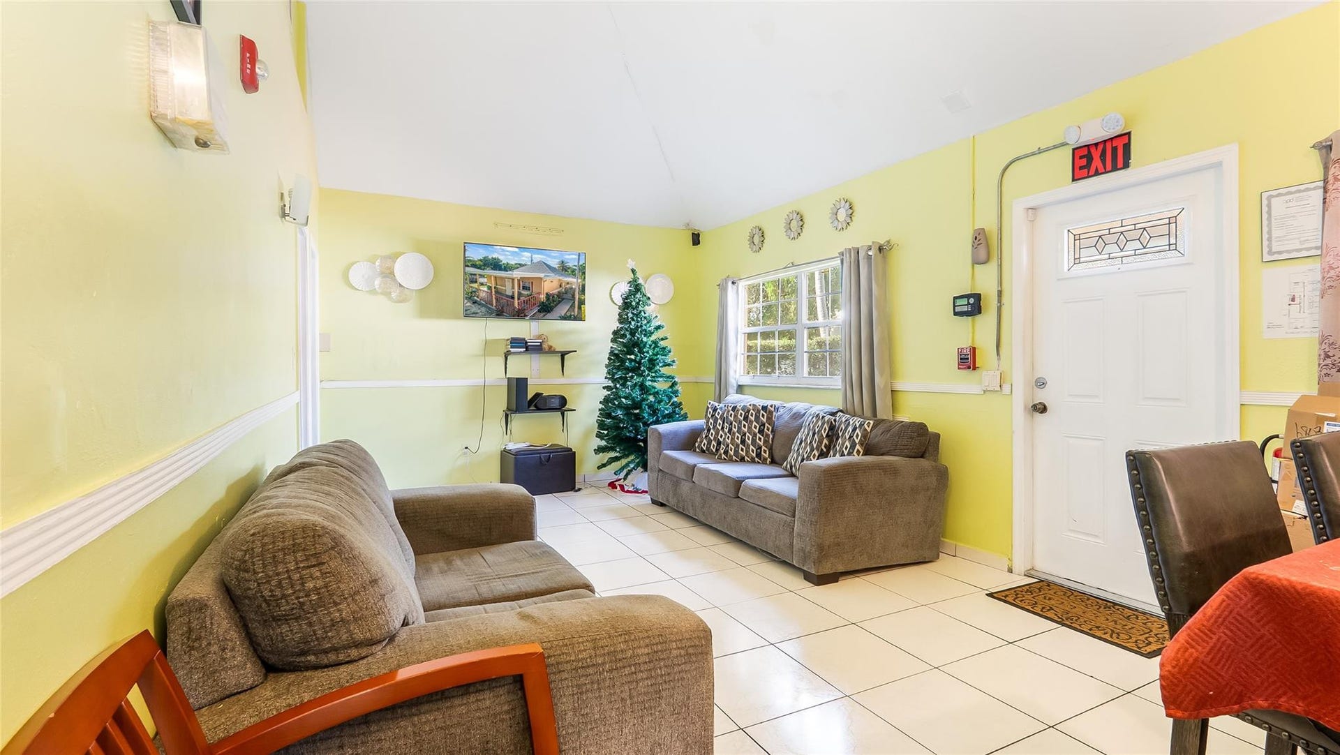 117 SW 1st Avenue, Hallandale Beach, FL 33009 Photo 30