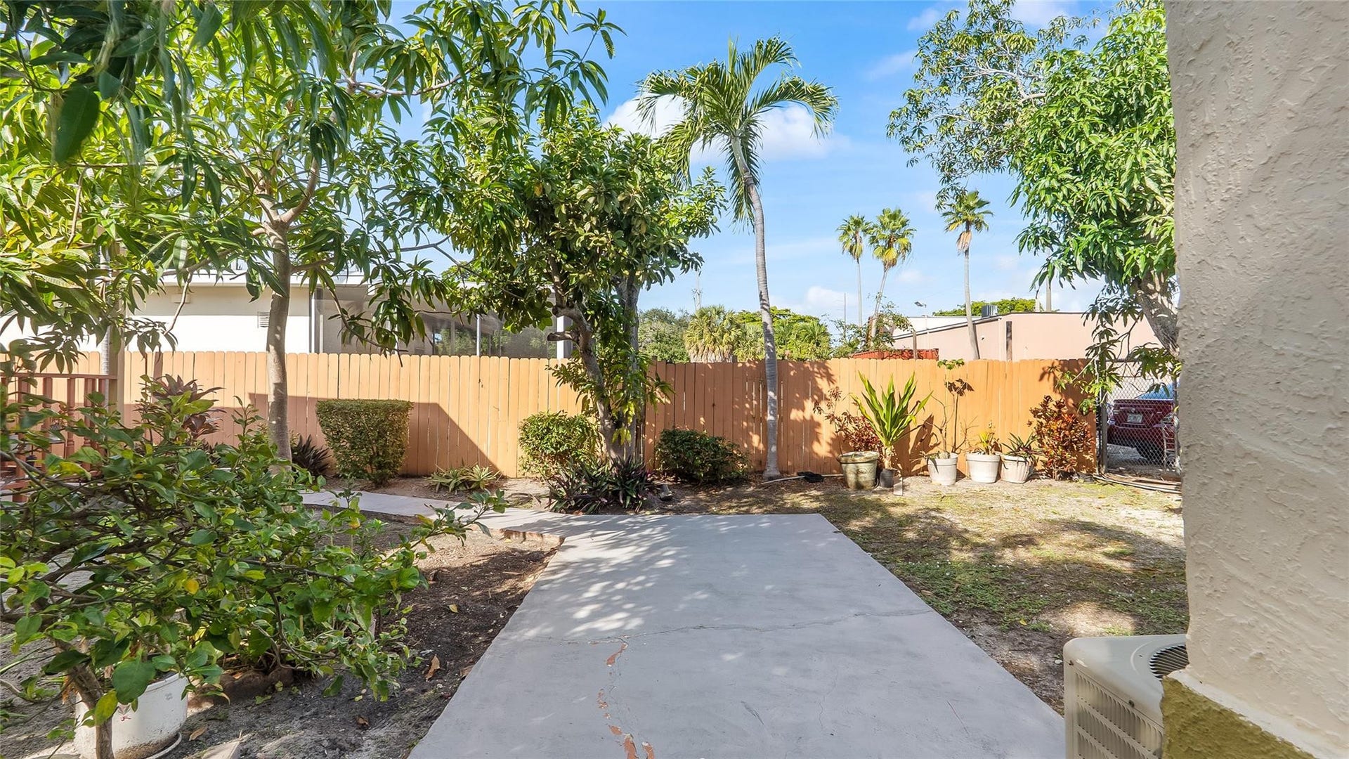 117 SW 1st Avenue, Hallandale Beach, FL 33009 Photo 12