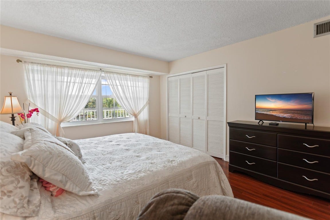 4015 W Palm Aire Drive, #304, Pompano Beach, FL 33069