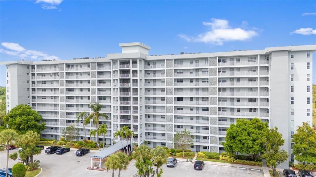 4015 W Palm Aire Drive, #304, Pompano Beach, FL 33069