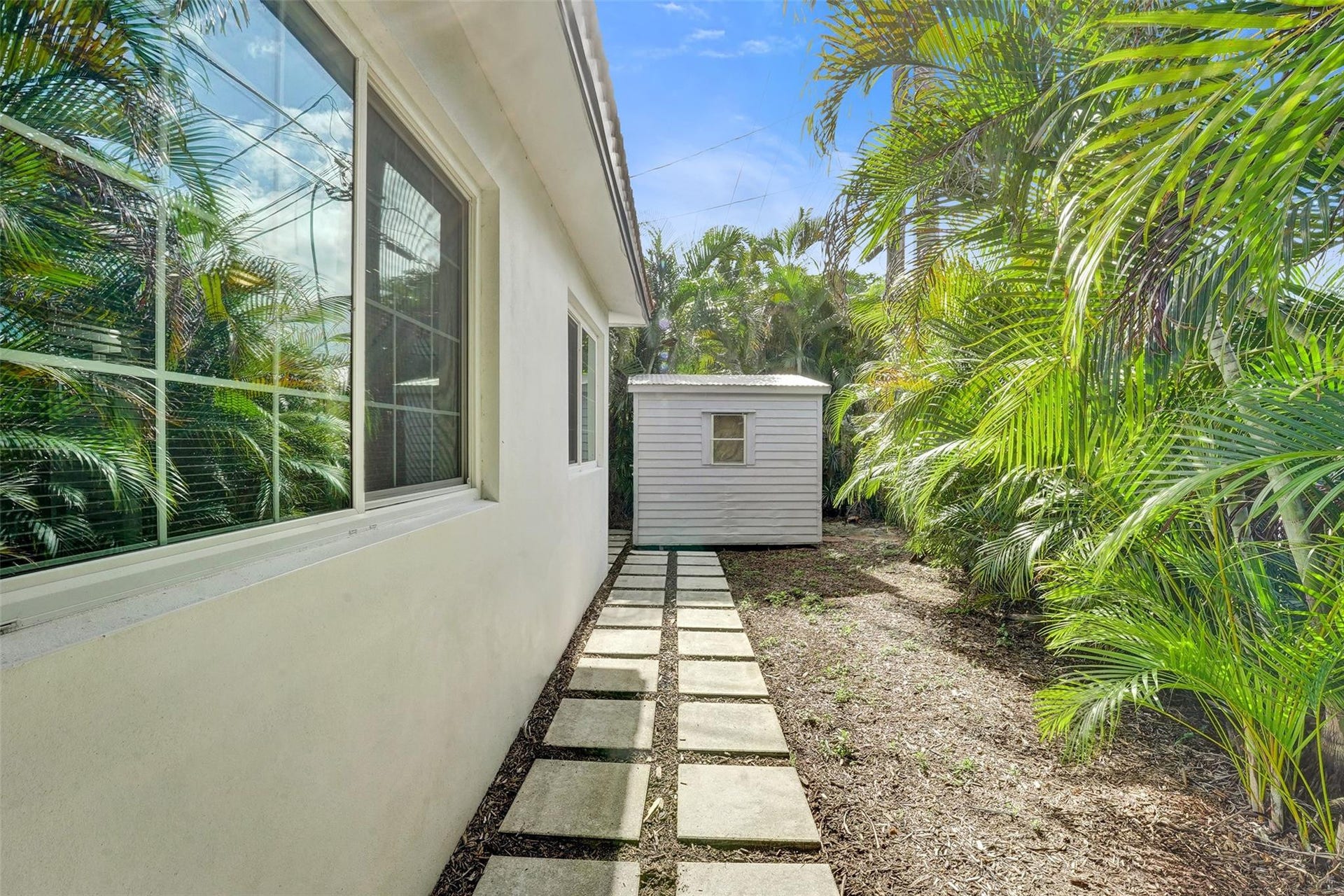 4731 NE 13 Avenue, Oakland Park, FL 33334 Spacious storage shed.